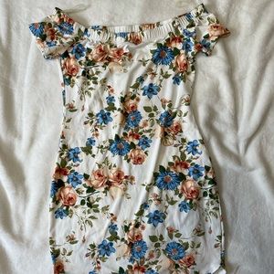 Off the shoulder floral tight mini dress